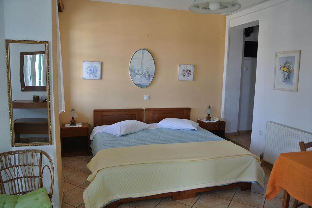 Aparthotel Meltemi Batsíon Zewnętrze zdjęcie